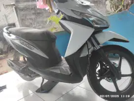 Dijual Motor Vario Agnes 110 Putih 2016