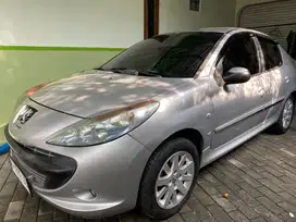 Dijual peugeot 207 sedan th 2011
