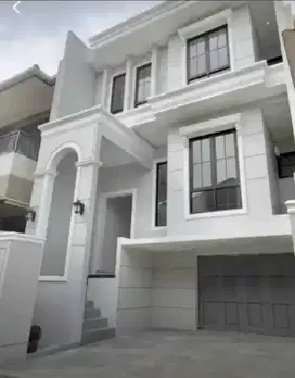 Dijual Rumah 3 lantai Graha Family New American Minimalis