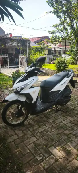 Honda vario 150 warna putih