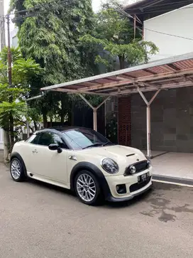 Mini Cooper S Coupe R58 Putih 2011