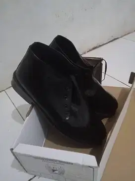 sepatu pantofel pria size 41 warna hitam pekat