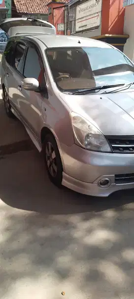 Nissan Livina 2011 Bensin
