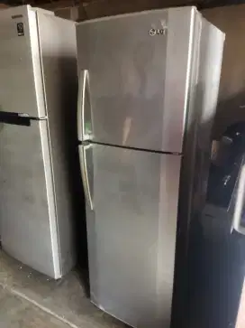 Kulkas LG 2 Pintu Silver normal