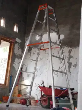 Tangga lipat almini untuk rumah tangga