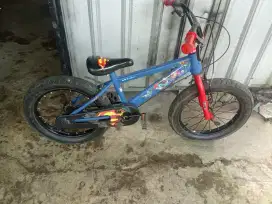 18 San sepeda BMX centrum ban besar