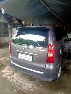 dijual mobil xenia tahun 2010 masih bagus