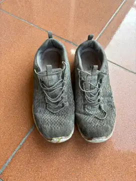 Sepatu wanita second skechers size 38
