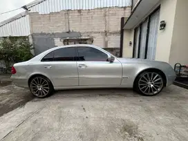 Mercedes-Benz E240 2005