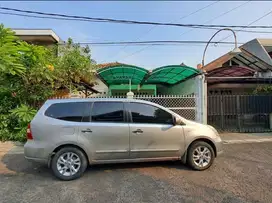 Nissan Grand livina 2011 Bensin