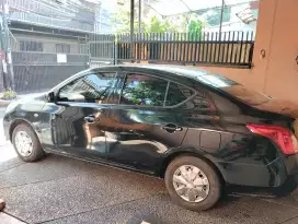 Mobil Sedan Nissan Almera 2014