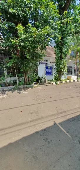 Rumah dalam komplek di Kranggan Permai aman, air jernih, di JUAL CEPAT