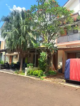 Rumah cantik 2 lantai jual cepat dekat mrt lb bulus