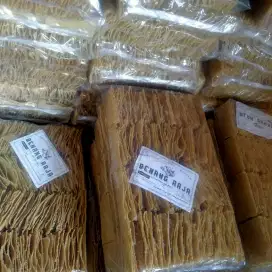 Kerupuk gendar/puli mentah dan matang