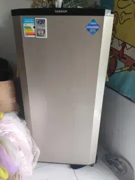 Kulkas merk Sharp 2 pintu warna abu