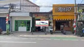 Dijual cepat 3 kios & 30 kost Strategis