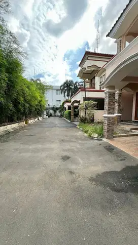 Disewakan Rumah Cluster 2 Lantai di Ragunan Ps Minggu