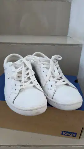 Sepatu keds original size 39