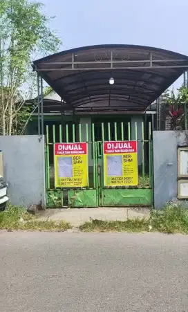 Dijual Rumah ber-SHM, luas 831 m², strategis di Butuh, Gurah, Kediri.
