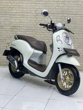 Honda Scoopy Prestige white Mustika