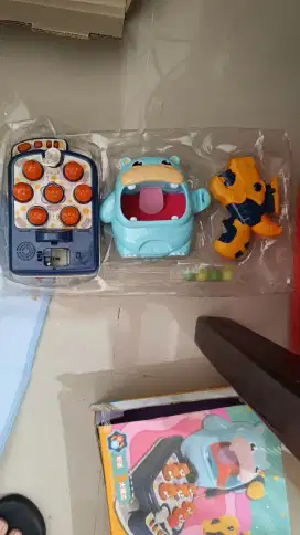 Mainan anak hippos beat monster