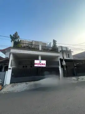 Di Jual Rumah di Jalan Utama Komplek Jaka Permai, Jakasampurna Bekasi