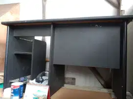 Meja kayu bekas kantor