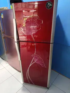 Kulkas 2pintu merek polytron belleza