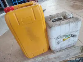 jerigen tebal isi 25kg bonus jerigen minyak goreng 18liter