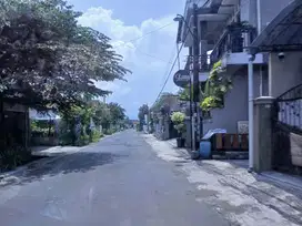 100 m² SHM, Mobil Papasan – 5 Menit ke Rumah Sakit RSPAU Jogja