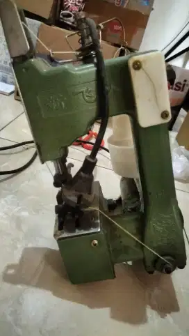 Mesin jahit karung