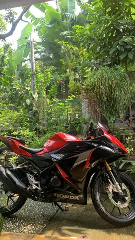 cbr 150 red black