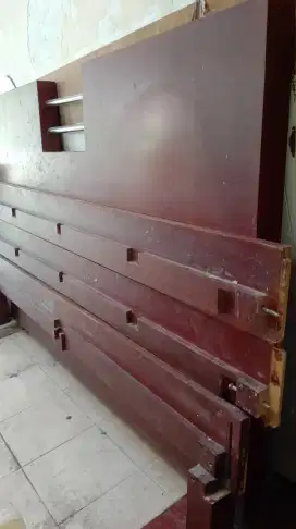 Dipan (Divan) tempat tidur, Bahan kayu + multipleks tebal, ukr 180x200