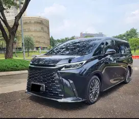 Lexus LM350h (Cash Price) 7 Sester Black on Black