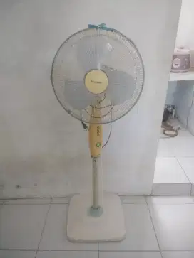 Kipas Angin Jadul Panasonic Berdiri