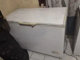 Frezeer Bekas Normal