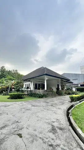 Rumah Heritage Luas 2122m2 23KT SHM Strategis Di Coblong Bandung