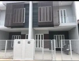 Dijual Cepat Rumah 2 Lantai Lokasi Strategis di Jatibening Kota Bekasi