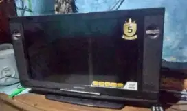 TV LED POLYTRON 24 INCH MODEL TABUNG + STB