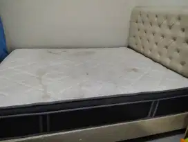 Dijual Kasur dan Dipan (excl bantal)