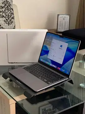MacBook Air 2024 M3 13 inch 8/256