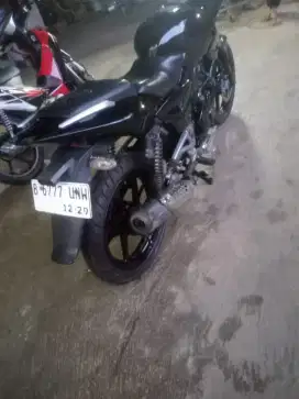 Yang nyari motor bajaj pulsar