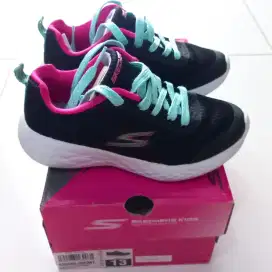 Skechers kids preloved