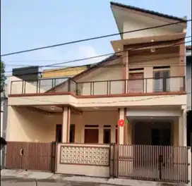 Rumah Fresh Siap Baru Renovasi di Komplek Galaxy Taman Gigi