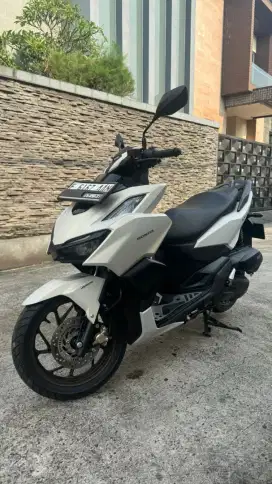 DIJUAL HONDA VARIO 160 ABS PUTIH 2023 KM 4 RB ASLI