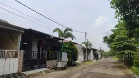 Perum Gading Intan Blok C1 No 04 Kel Mojosarirejo Driyorejo Gresik