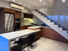 DISEWAKAN FULL FURNISHED OFFICE/APT SOHO PANCORAN 96,38 m2 UNIT HOOK