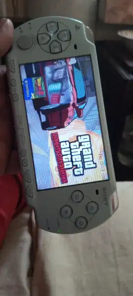 PSP 2000 slim.              .