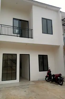 rumah 2 lantai dekata danau bebas banjir cocok jadikan rumah singgah
