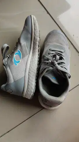 Sepatu astec uk 37